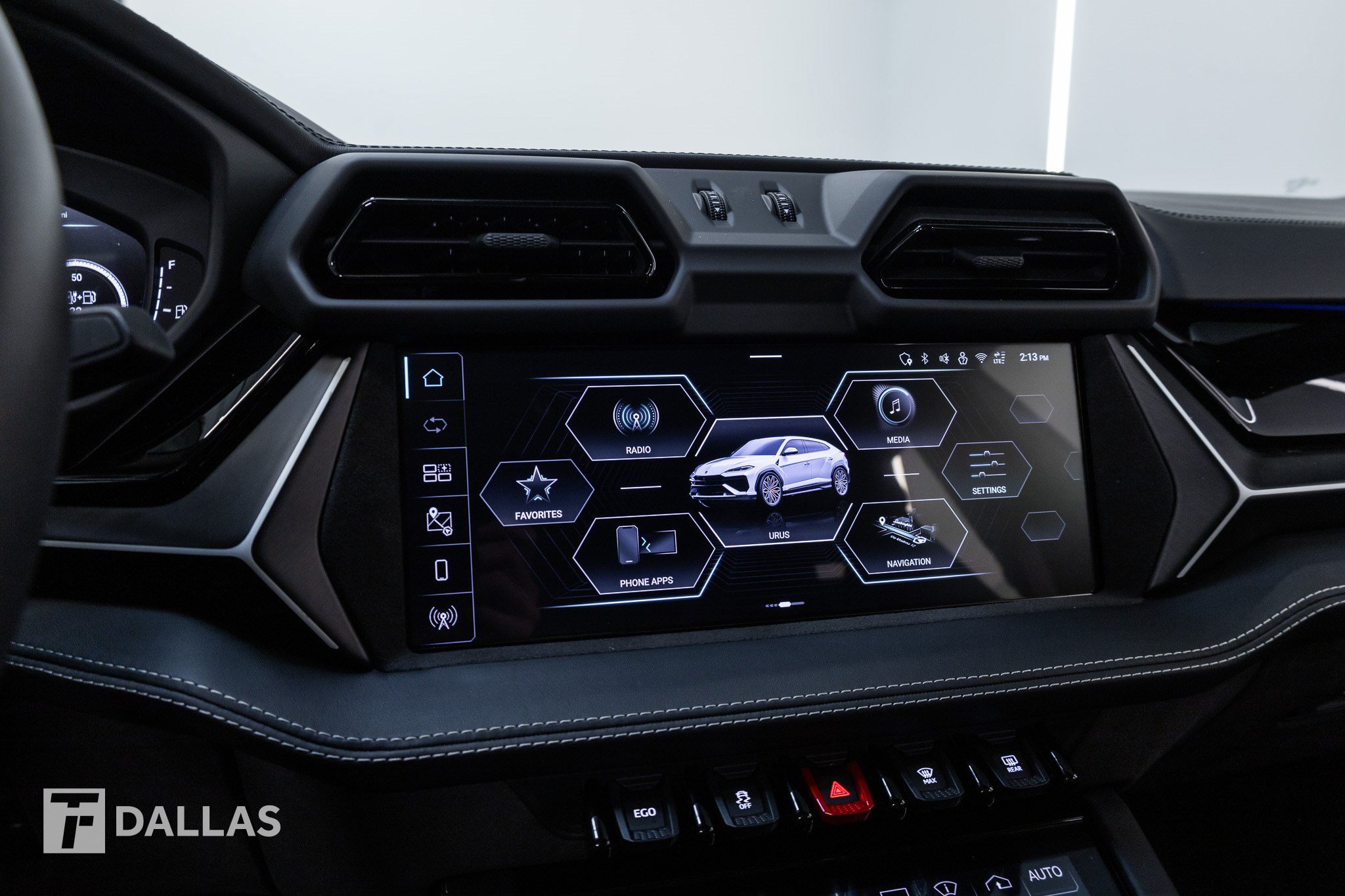 Used 2026 Lamborghini Urus SE AWD/4WD image 30