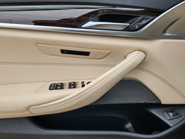 Used 2022 BMW 530i xDrive w/ Executive Package AWD/4WD image 29