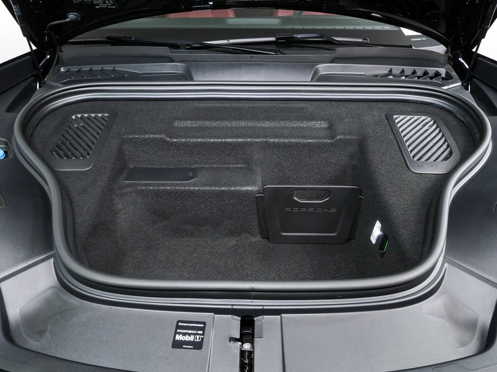 Certified 2025 Porsche Macan 4 Electric AWD/4WD image 35