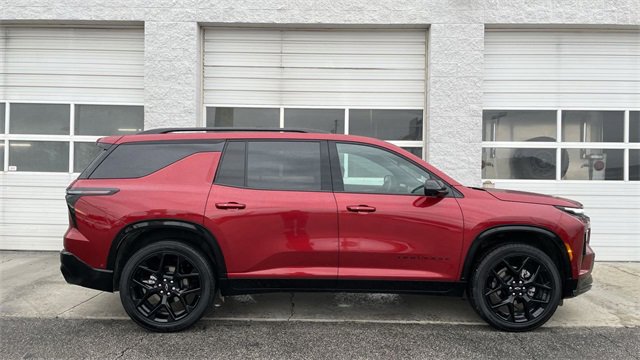 Used 2024 Chevrolet Traverse RS