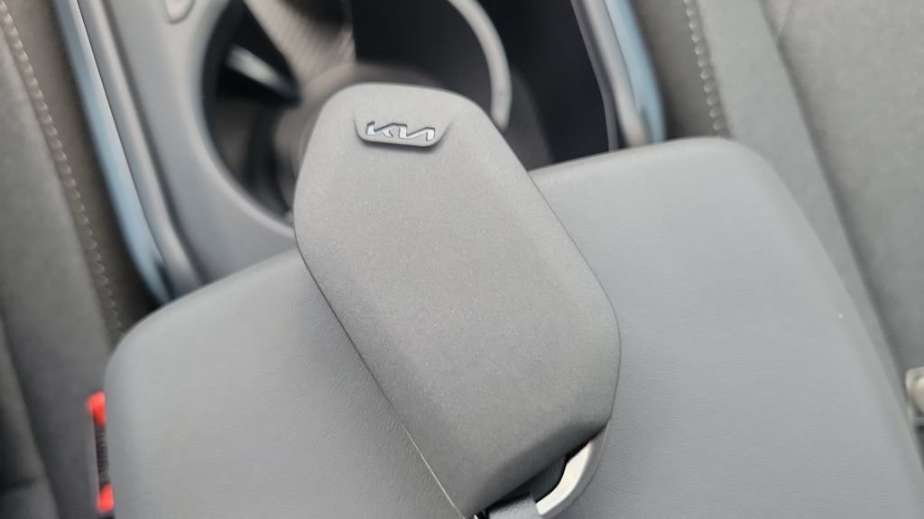 Used 2025 Kia K4 FWD image 23