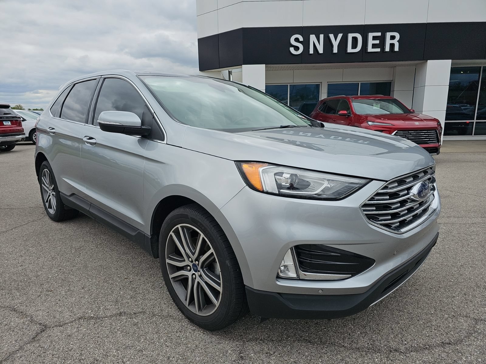Used 2020 Ford Edge Titanium w/ Class II Trailer Tow Package AWD/4WD image 2