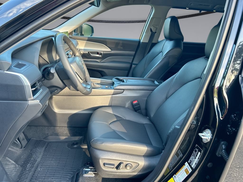 Certified 2026 Toyota Grand Highlander FWD image 11