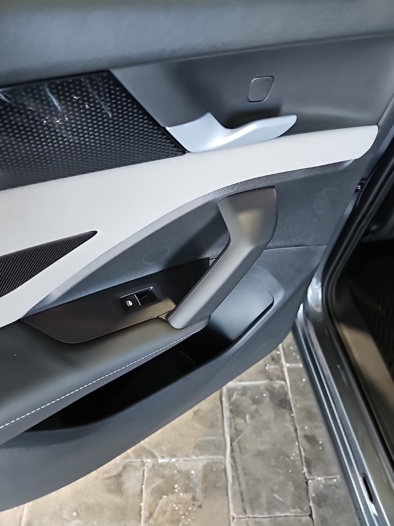 New 2026 Volkswagen Tiguan SE R-Line image 22