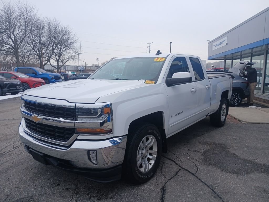 Used 2017 Chevrolet Silverado 1500 LT w/ All Star Edition image 4