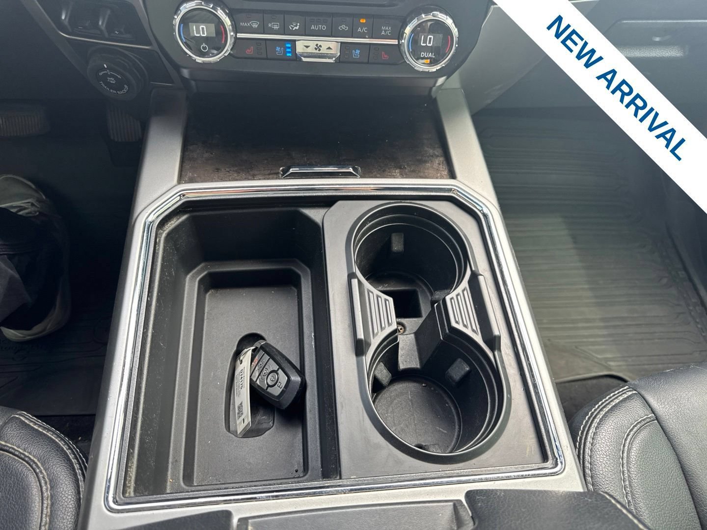 Used 2022 Ford F350 Lariat w/ Tremor Off-Road Package AWD/4WD image 30