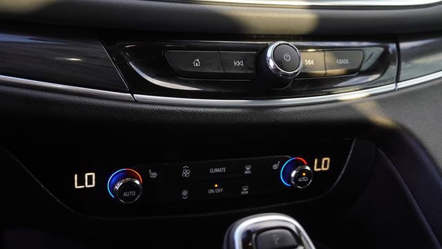 Used 2021 Buick Enclave Essence w/ Sport Touring Edition image 27