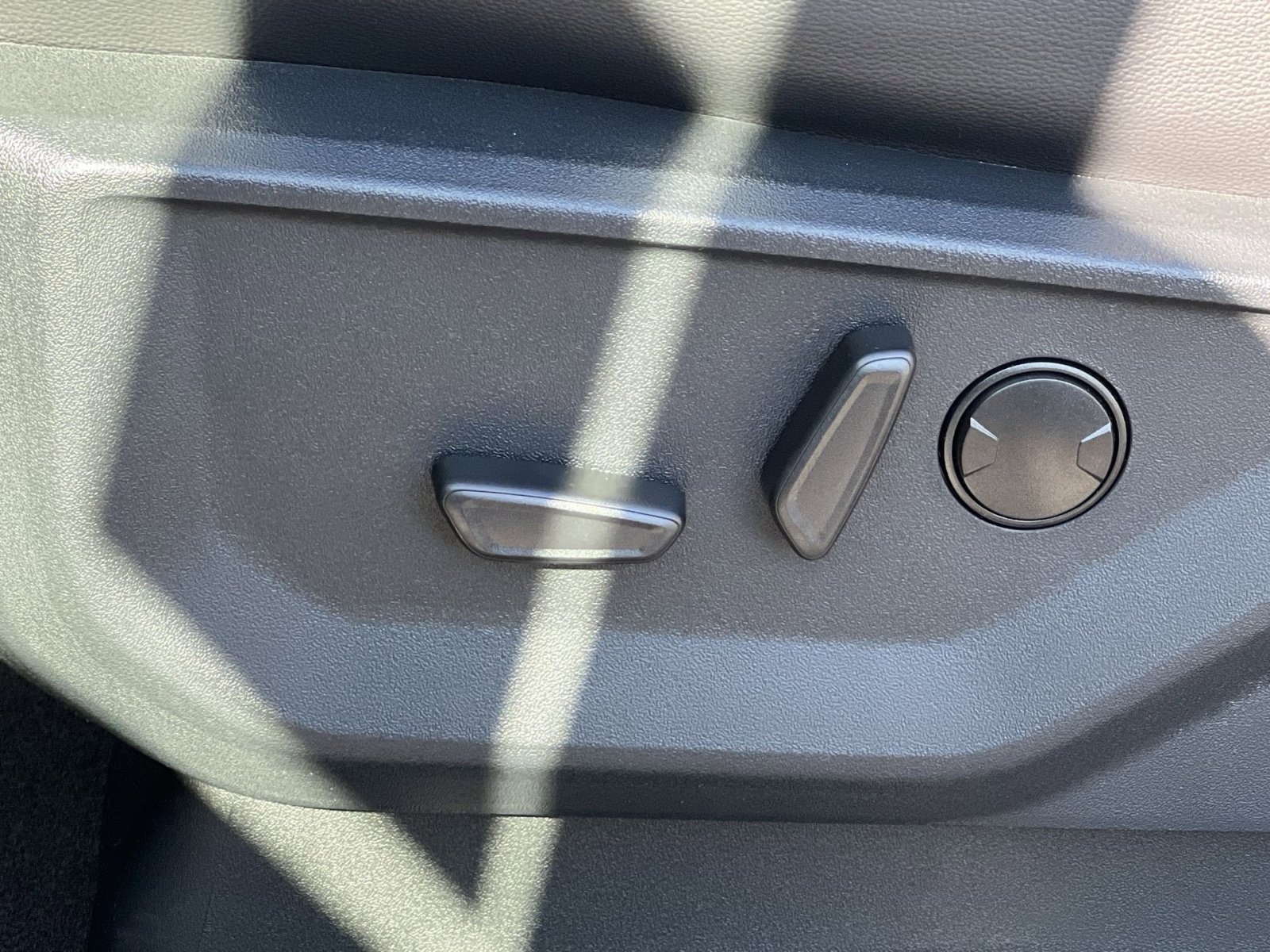 New 2025 Ford F150 Lariat w/ Equipment Group 501A Mid image 14