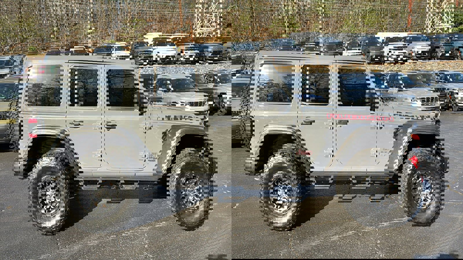 Certified 2022 Jeep Wrangler Unlimited Rubicon w/ Xtreme Recon 35" Tire Package AWD/4WD image 9