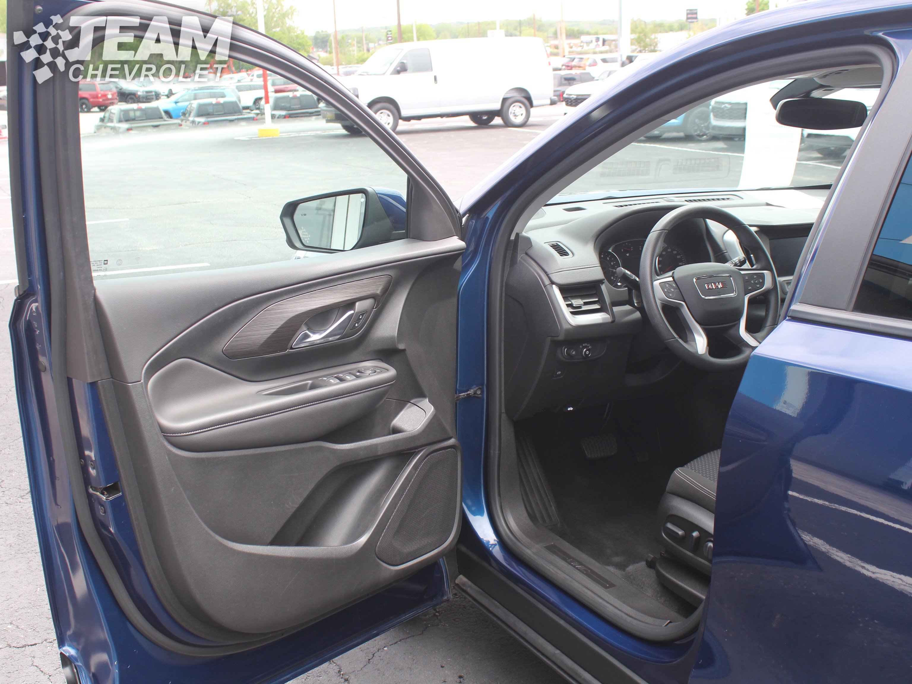 Certified 2023 GMC Terrain SLE w/ Driver Convenience Package FWD image 10