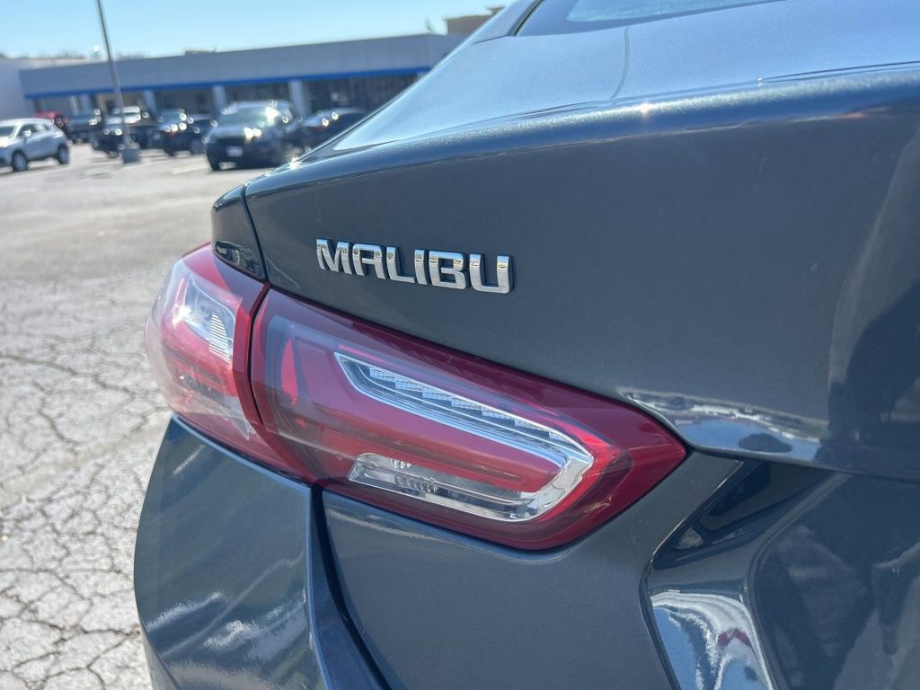 Used 2019 Chevrolet Malibu LT FWD image 12