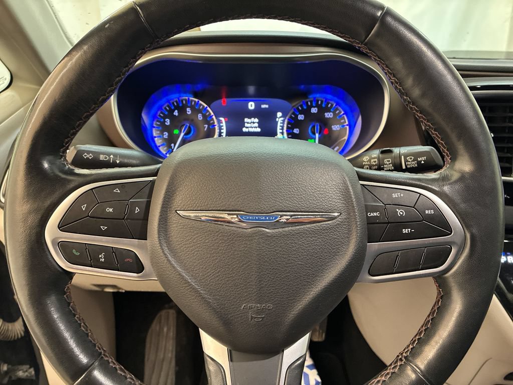 Used 2019 Chrysler Pacifica Touring-L Plus w/ Tire & Wheel Group FWD image 12