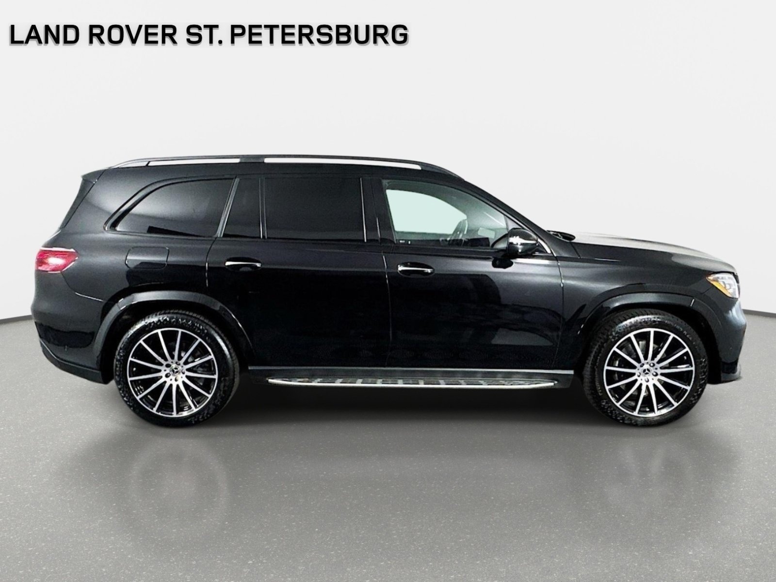 Used 2024 Mercedes-Benz GLS 580 4MATIC image 4