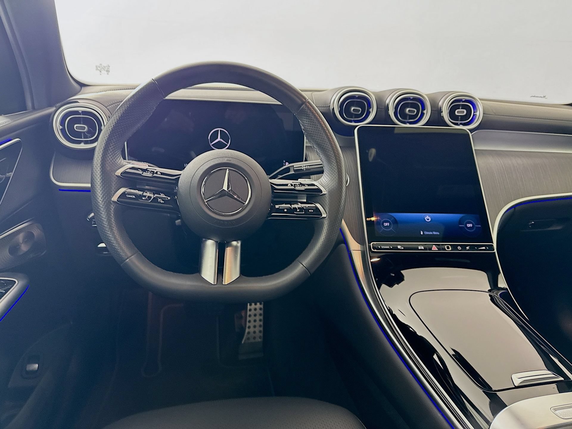 Certified 2025 Mercedes-Benz GLC 300 image 25