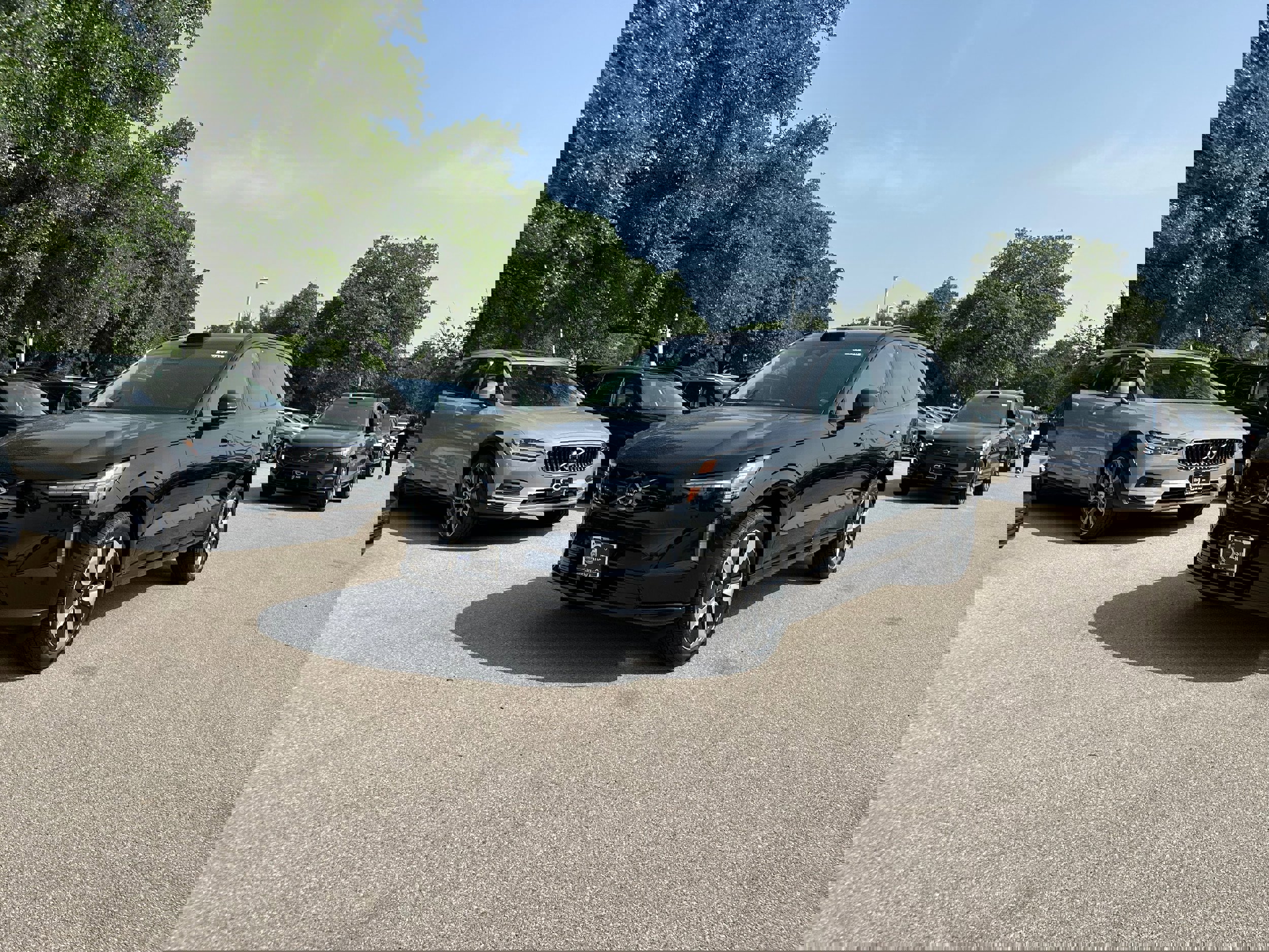 New 2025 Volvo EX90 Plus image 2