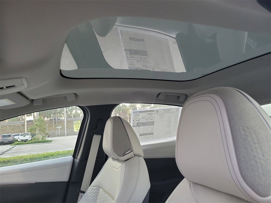 New 2026 Nissan Leaf Platinum+ w/ Cargo Package (Platinum+) image 8