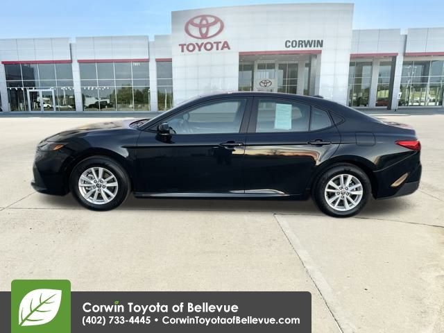 Used 2025 Toyota Camry LE image 2