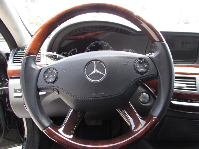 Used 2007 Mercedes-Benz S 550 image 13