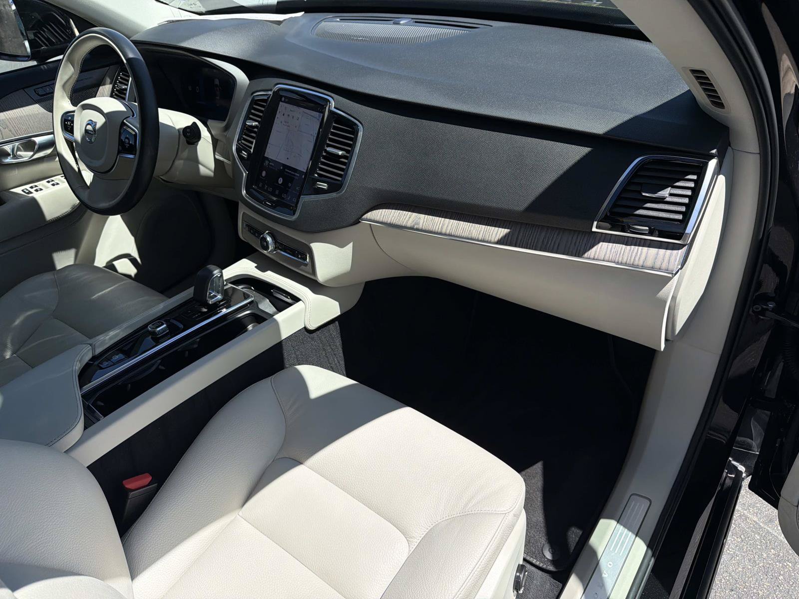 Certified 2023 Volvo XC90 B6 Plus w/ Protection Package Premier AWD/4WD image 27