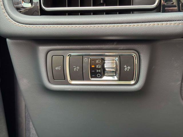 Used 2026 Lincoln Aviator AWD image 20