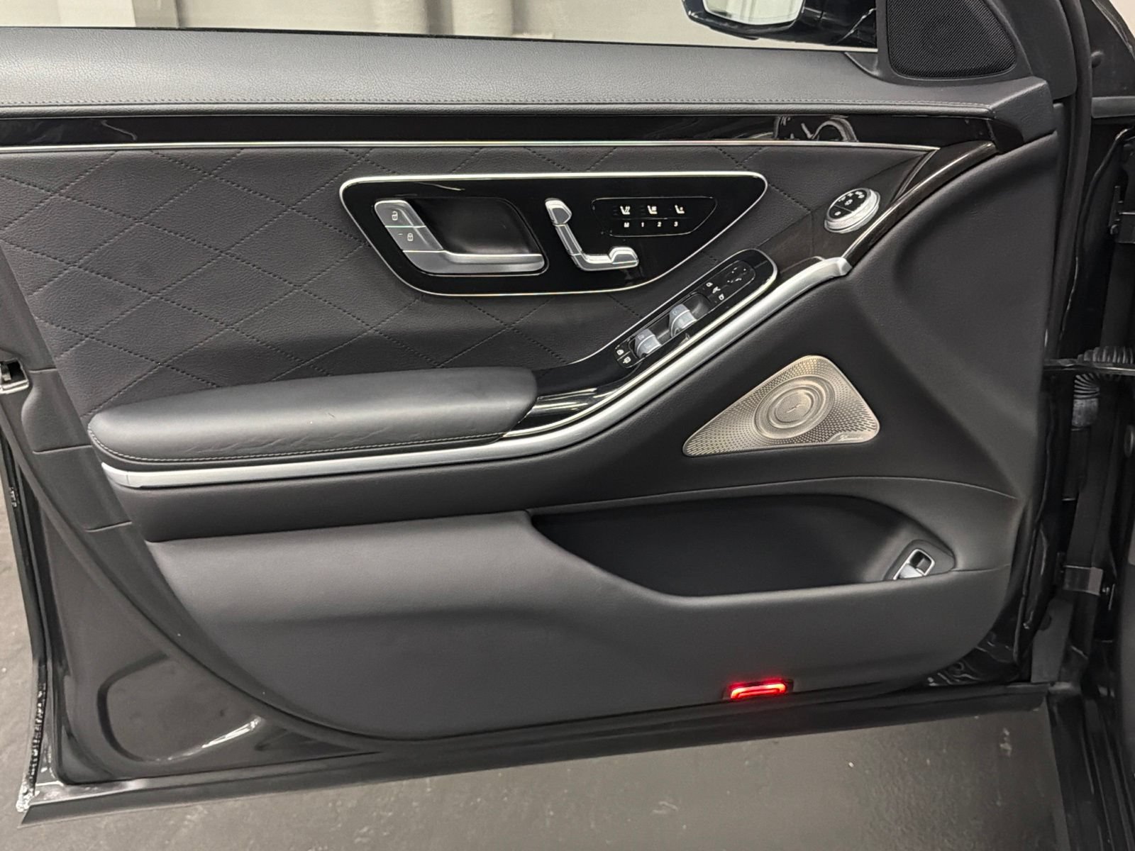 Certified 2023 Mercedes-Benz S 580e 4MATIC Sedan image 21