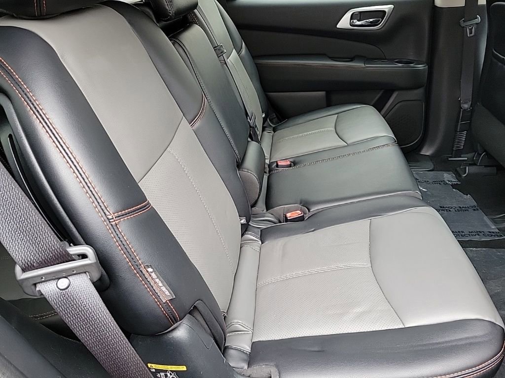 Used 2020 Nissan Pathfinder SL image 17
