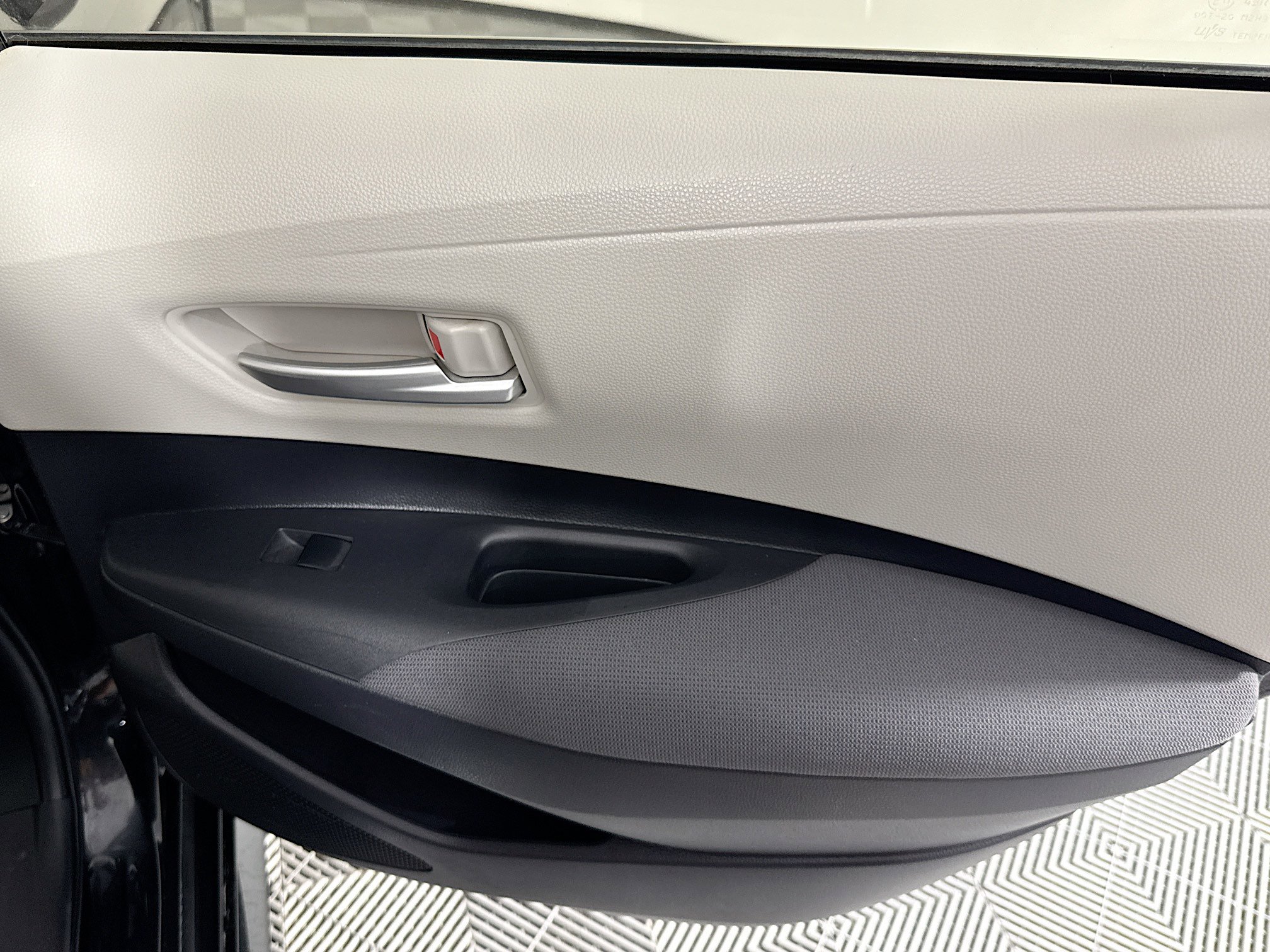 Used 2020 Toyota Corolla LE w/ LE Premium Package FWD image 24