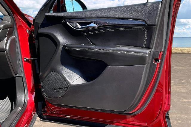 Used 2023 Buick Envision Essence image 28