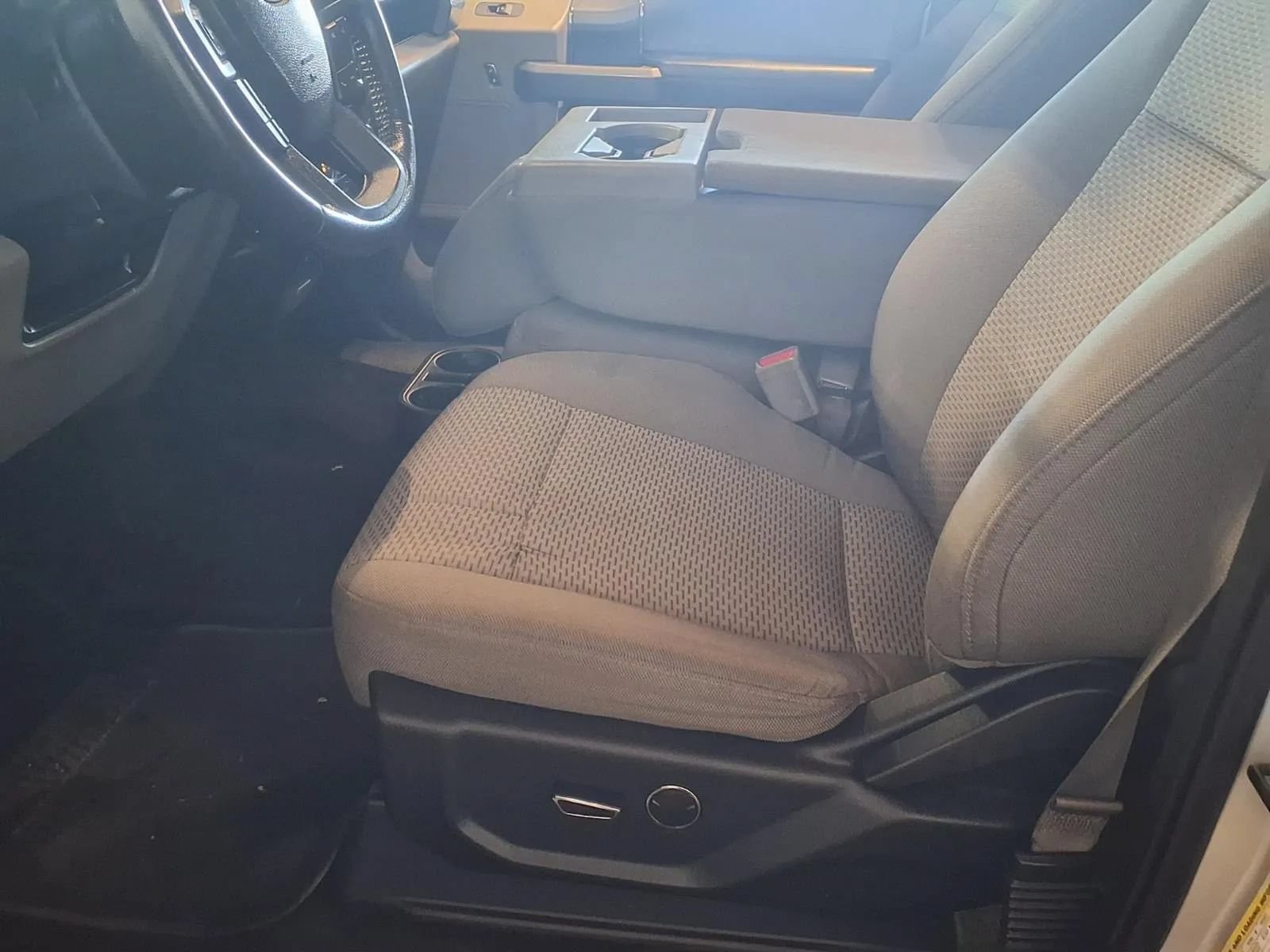Used 2015 Ford F150 XLT w/ Equipment Group 301A Mid AWD/4WD image 19