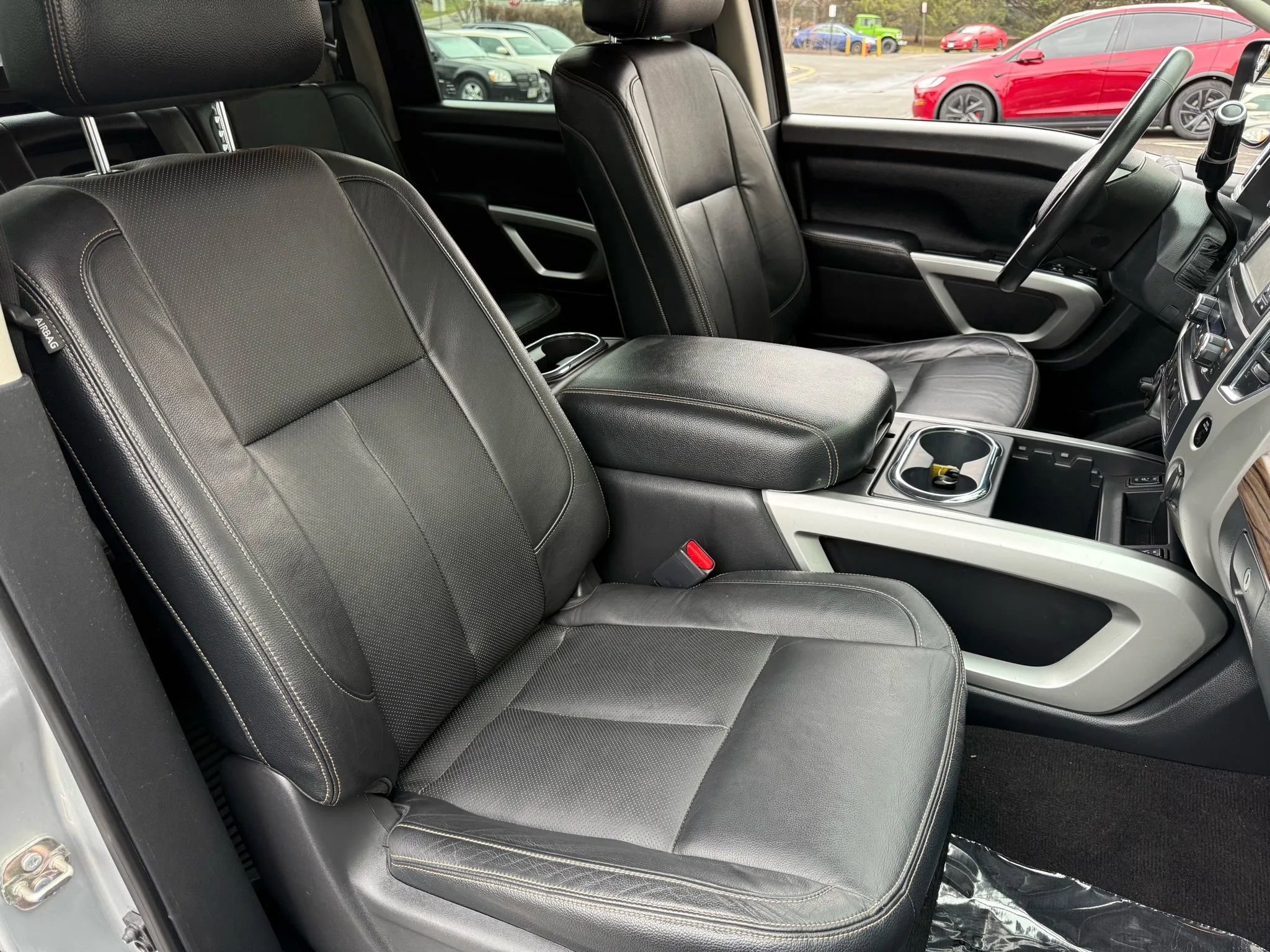 Used 2017 Nissan Titan SL image 28