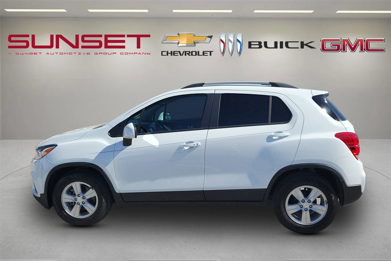 Certified 2022 Chevrolet Trax LT w/ LT Convenience Package image 43