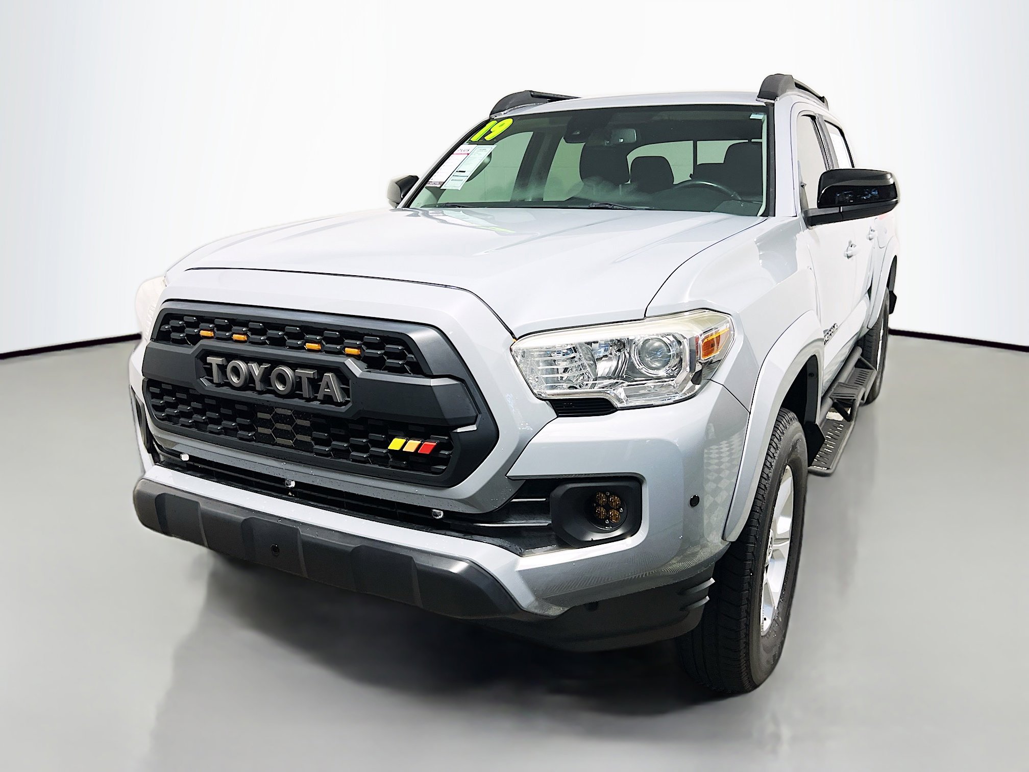 Used 2019 Toyota Tacoma SR5 RWD image 10
