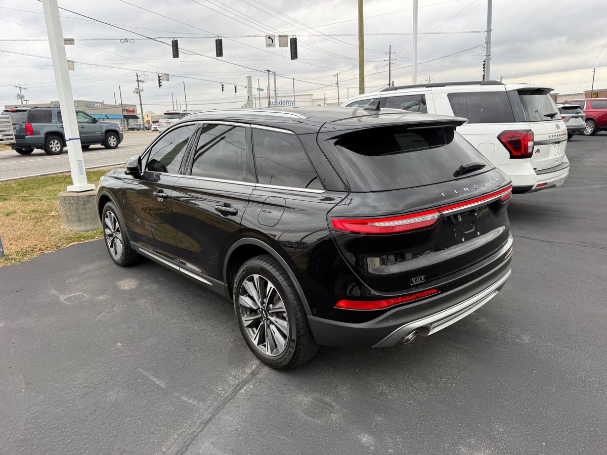 Used 2022 Lincoln Corsair Reserve w/ Equipment Group 201A image 4