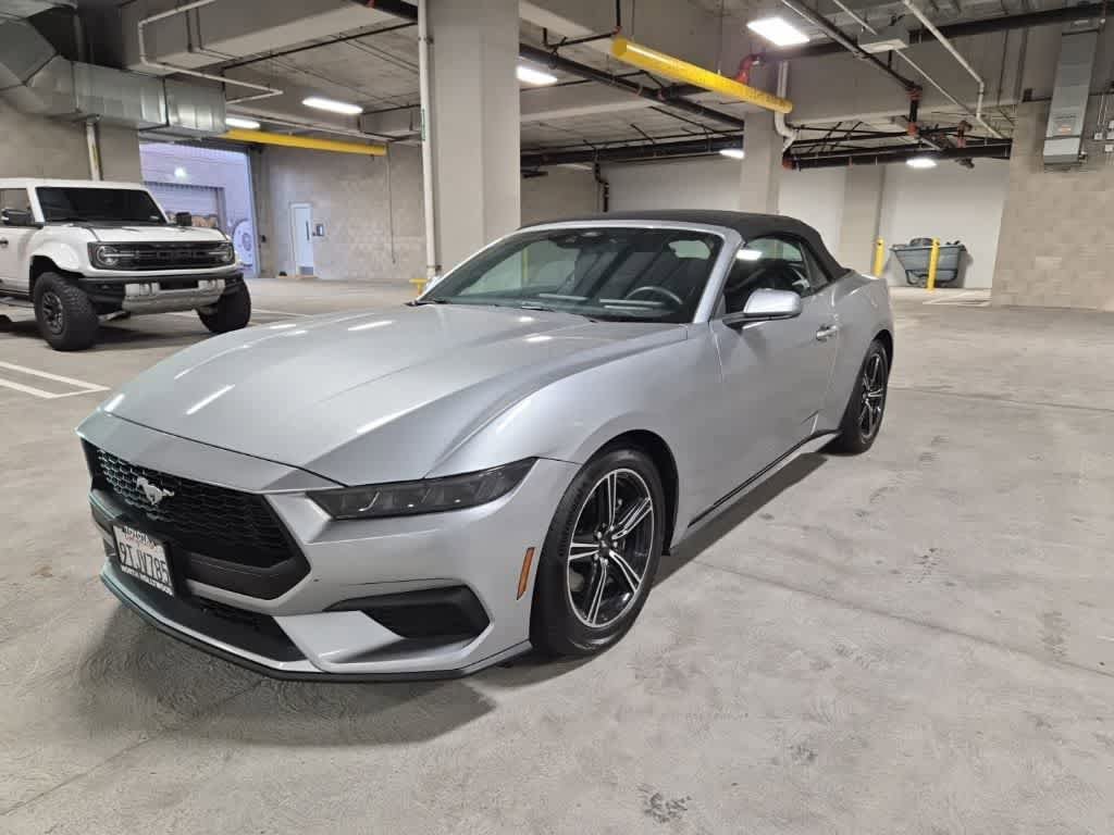 Used 2025 Ford Mustang Convertible RWD image 5