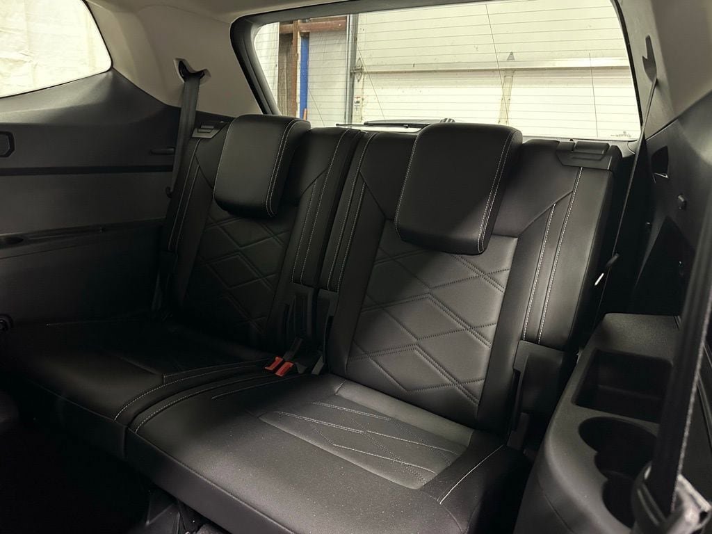Used 2025 Volkswagen Atlas SE AWD/4WD image 49