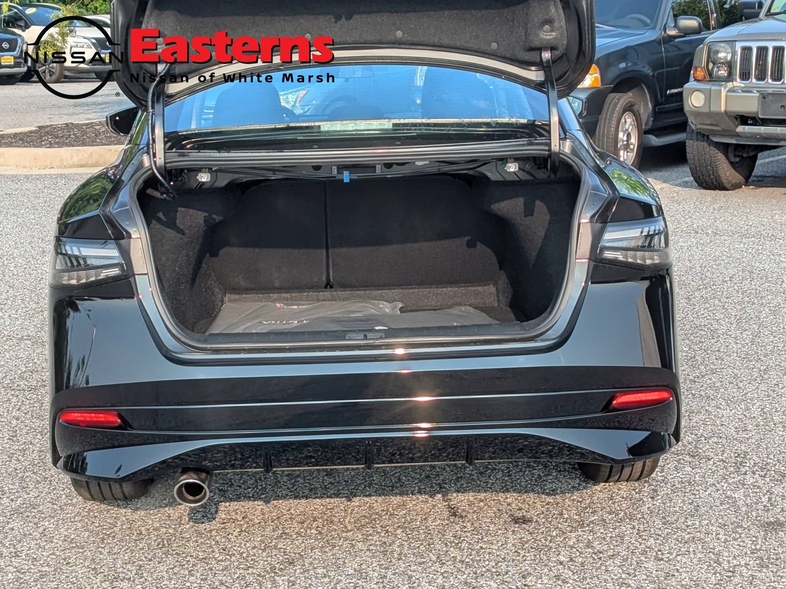 New 2026 Nissan Sentra SR w/ SR All Weather Package FWD image 10