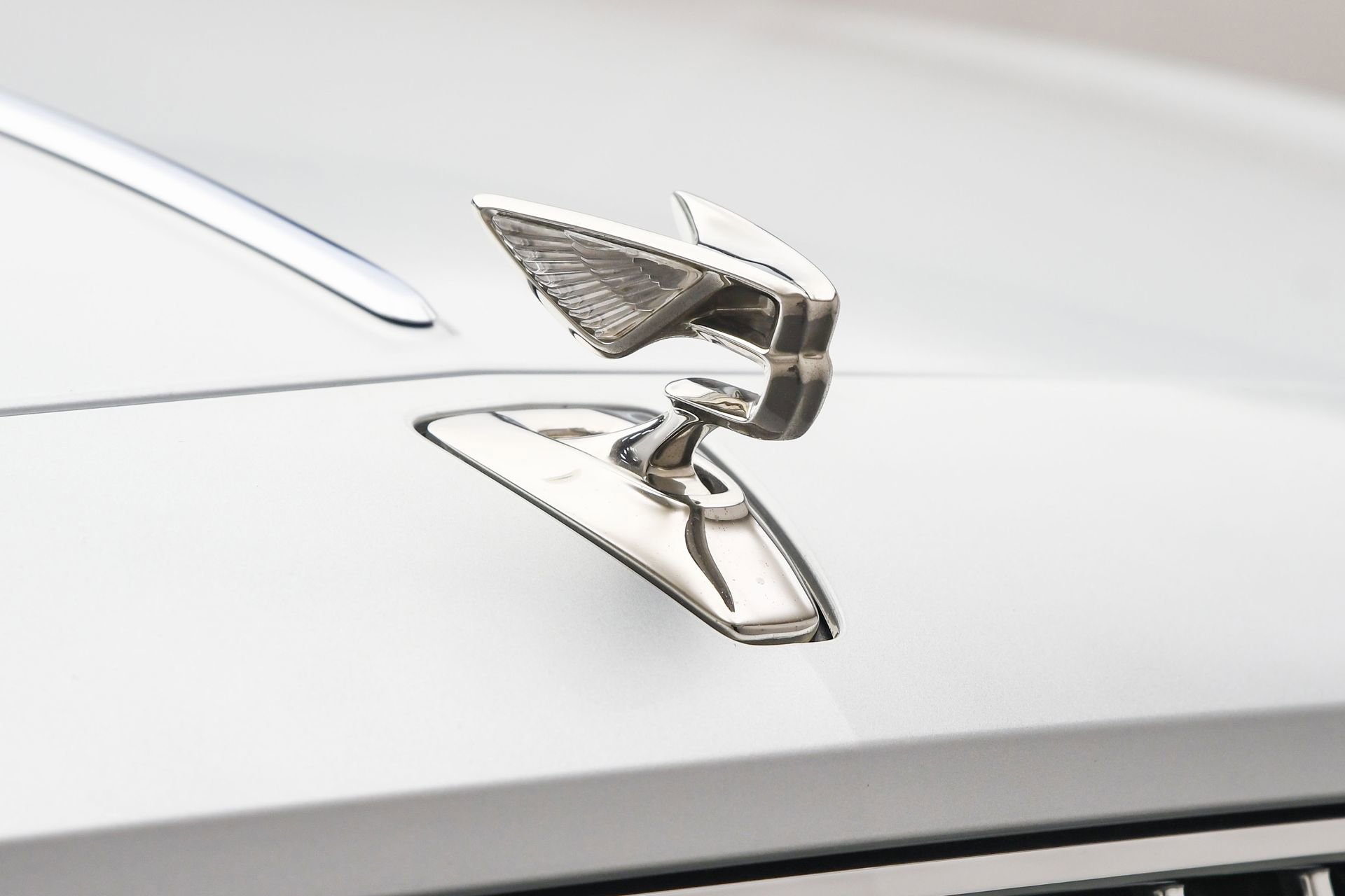 Used 2022 Bentley Flying Spur V8 image 28