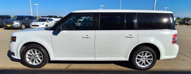 Used 2018 Ford Flex SE image 5