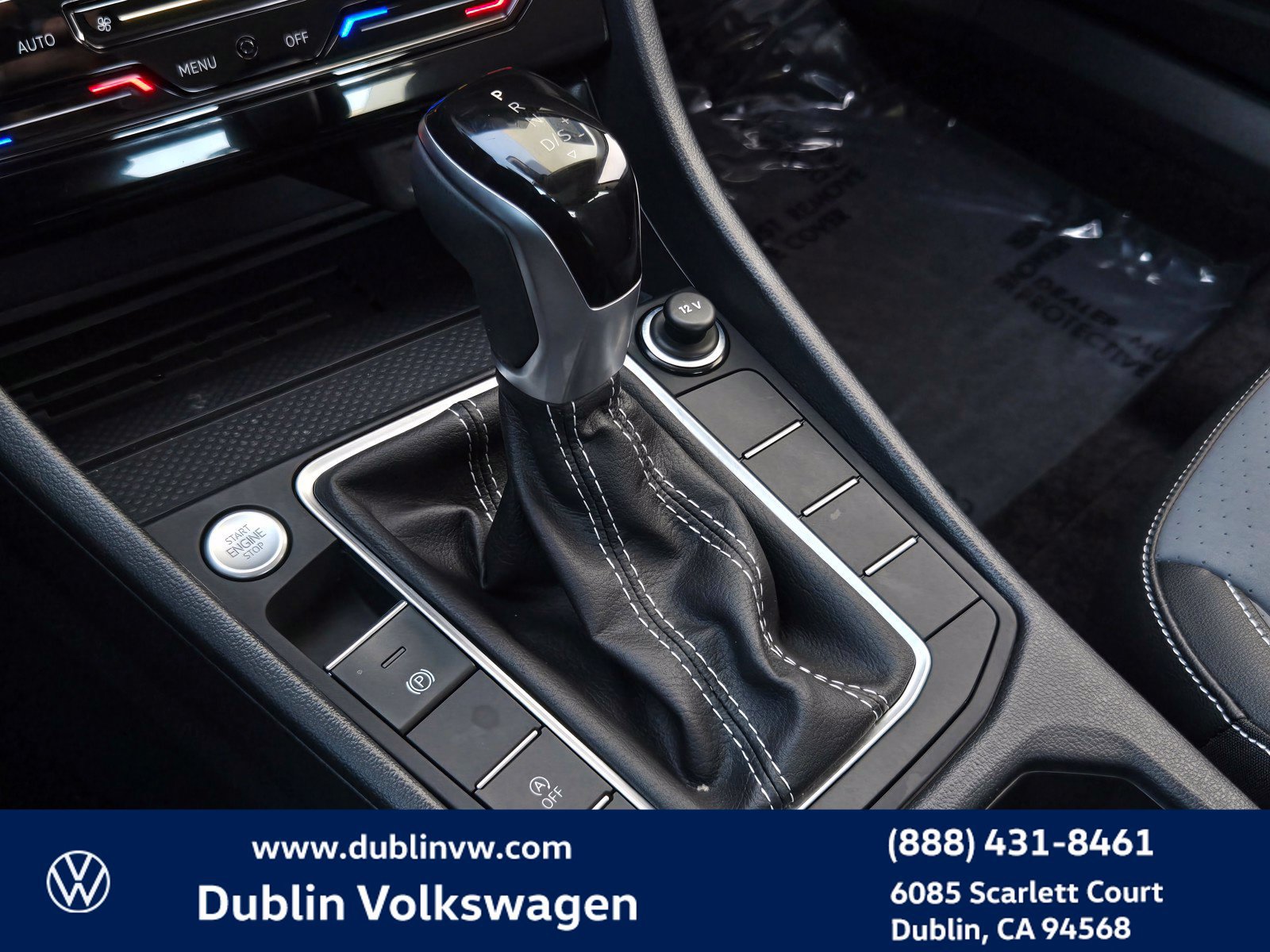Certified 2025 Volkswagen Jetta SE FWD image 18