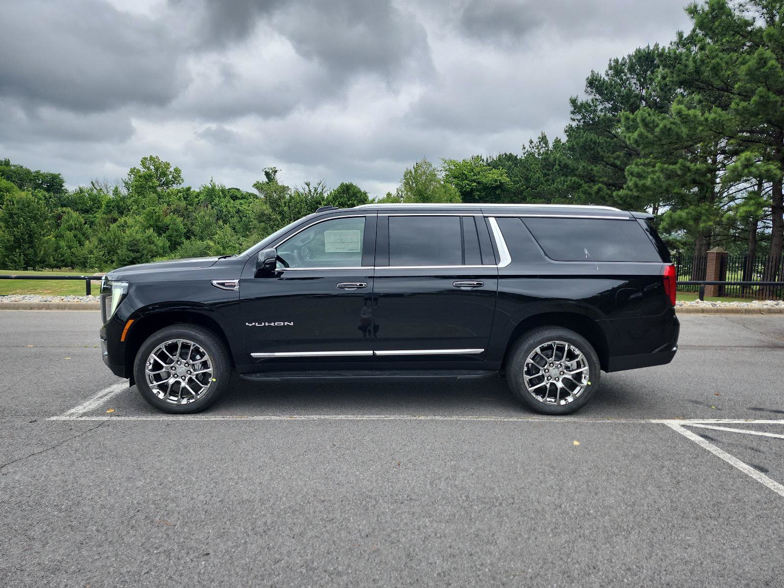New 2026 GMC Yukon XL Elevation w/ Elevation Premium Package RWD image 2