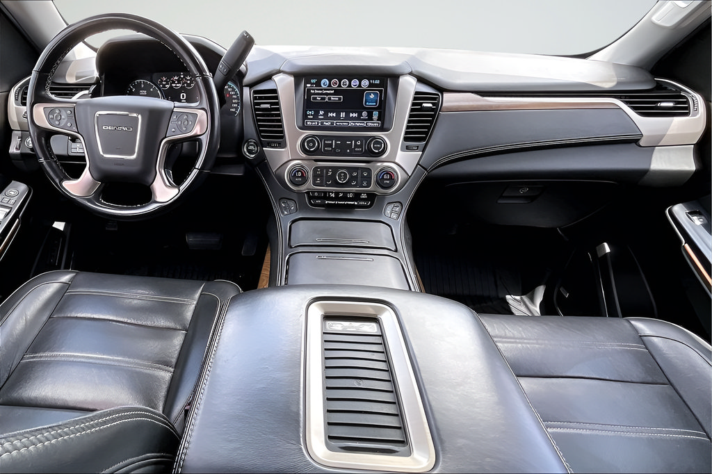 Used 2020 GMC Yukon Denali w/ Denali Ultimate Package RWD image 7