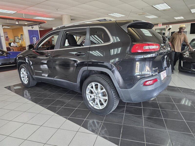 Used 2014 Jeep Cherokee Latitude AWD/4WD image 6