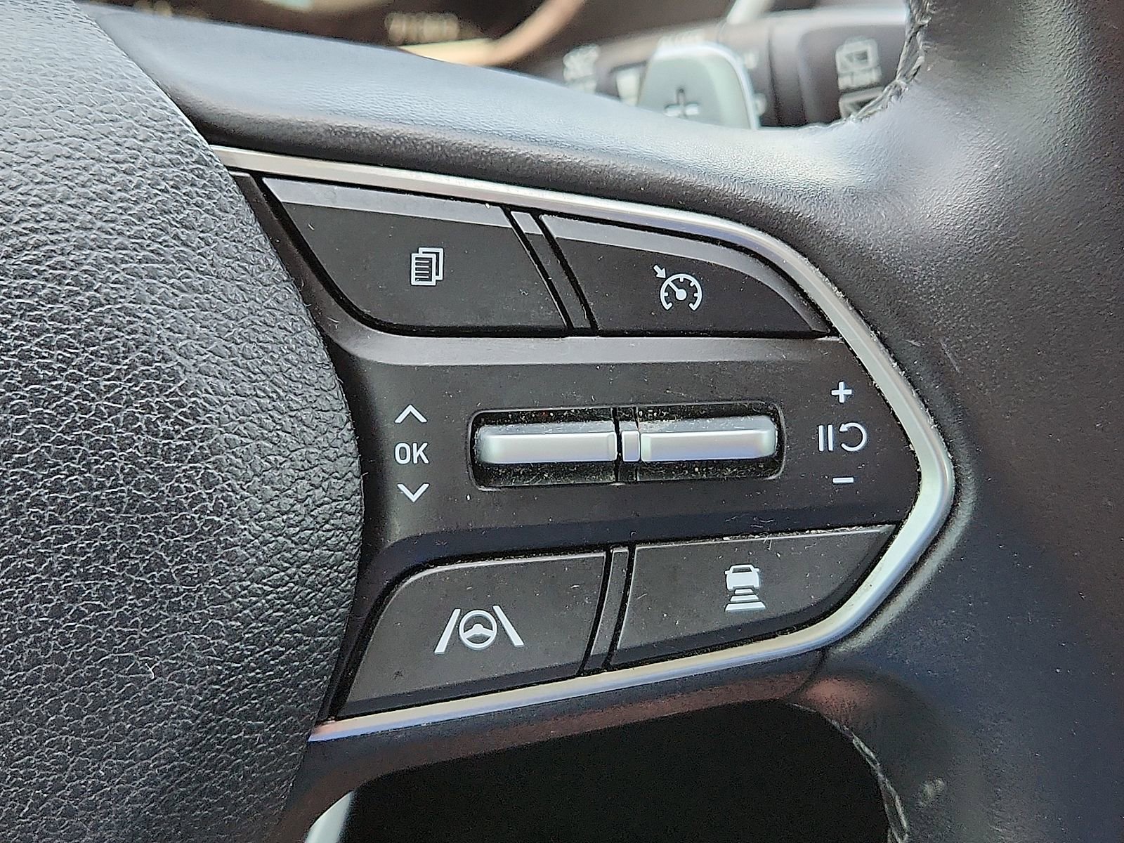 Used 2022 Hyundai Santa Fe Limited FWD image 18