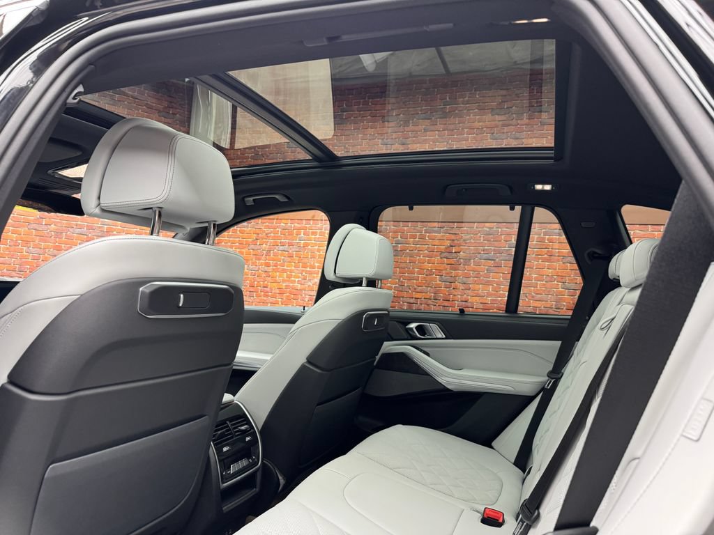 Certified 2026 BMW X5 xDrive40i w/ Climate Comfort Package AWD/4WD image 3