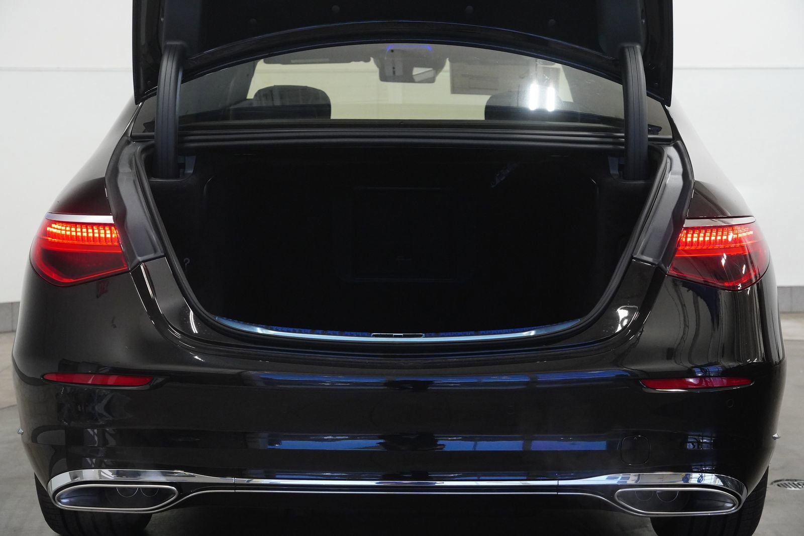 New 2026 Mercedes-Benz S 500 4MATIC image 33
