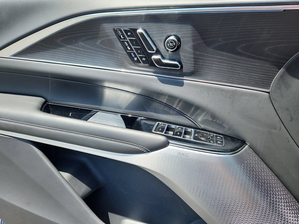 Used 2024 Cadillac Lyriq Sport AWD/4WD image 7