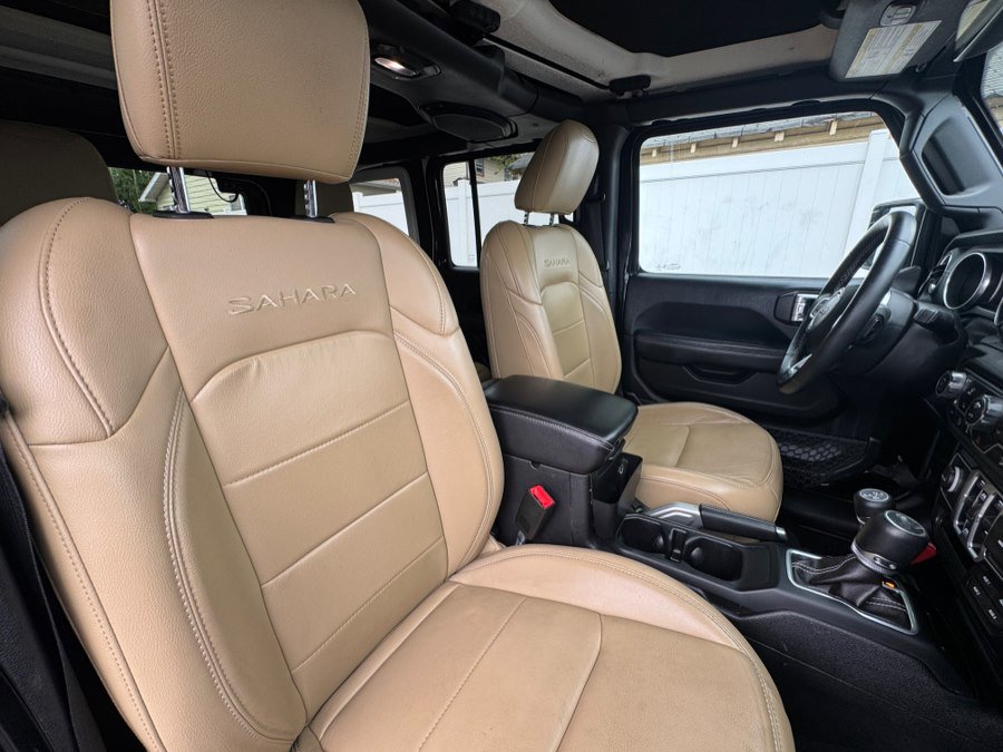 Used 2018 Jeep Wrangler Unlimited Sahara AWD/4WD image 43