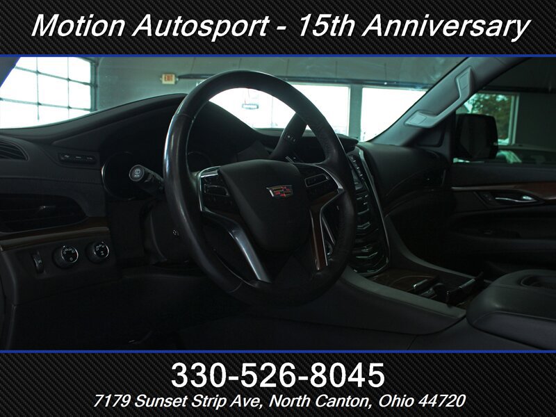 Used 2020 Cadillac Escalade Luxury w/ Escalade Sport Edition AWD/4WD image 11