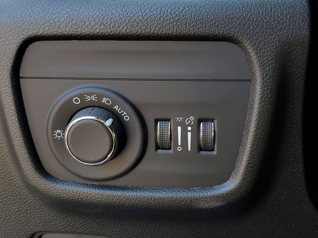 New 2026 Jeep Grand Cherokee Altitude AWD/4WD image 35