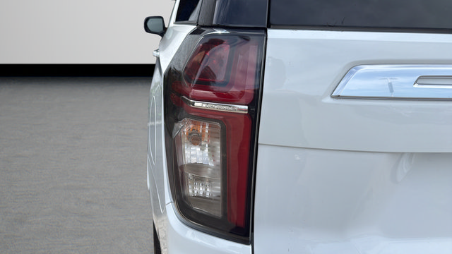 Used 2023 Chevrolet Suburban High Country w/ Advanced Technology Package AWD/4WD image 30